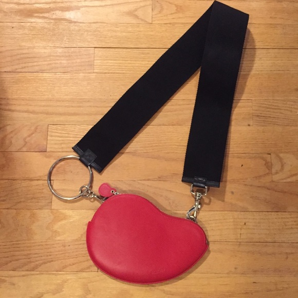 SOLD Jacquemus Le Haricot Bandoulière Crossbody - Picture 2 of 6